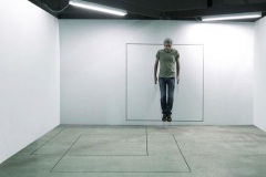 "3 carrés", 2015, Performance sonore durée indéterminée, adhésif au sol et au mur